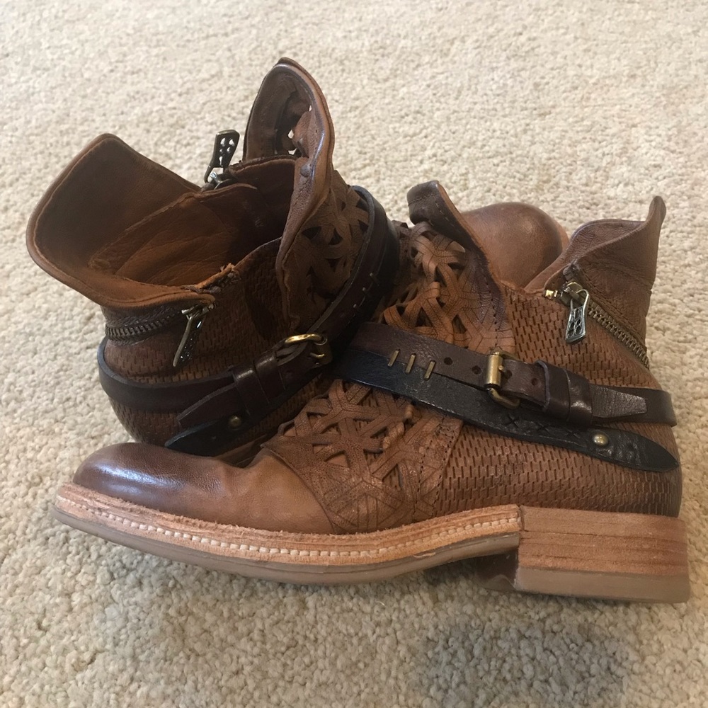 RARE ~ AS98 Geometric boots size 39, never worn